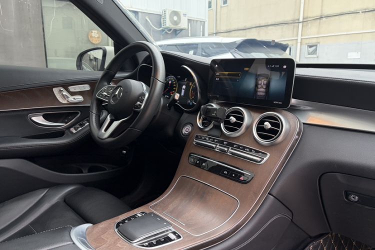 Used Mercedes-Benz GLC 2020 Facelift GLC 300 L 4MATIC Dynamic Edition
