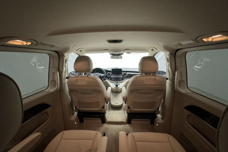 Used Mercedes-Benz V-Class 2018 V 260 Avantgarde Edition China VI