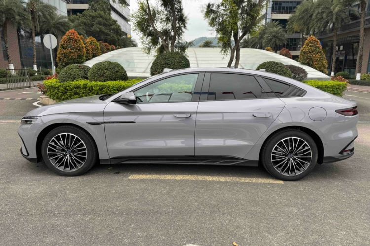 Used BYD Han 2025 DM-i Intelligent Driving Edition 125KM LiDAR Flagship Model
