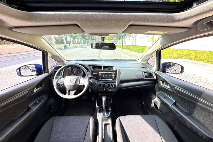 Used Honda Fit 2016 1.5L LXS CVT Comfort Sunroof Version
