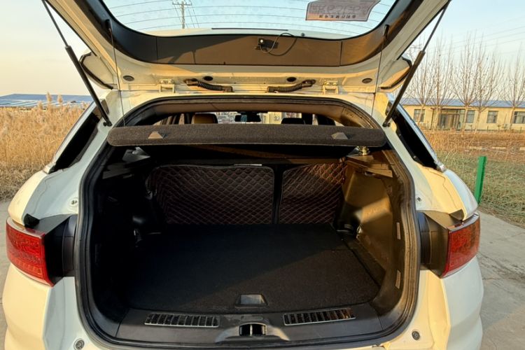 Used Land X7 2016 2.0T Panoramic Prestige Edition
