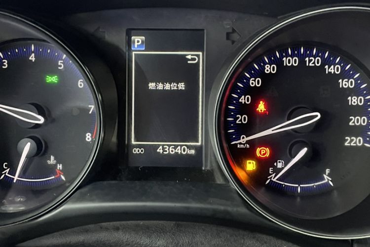 Used Toyota C-HR 2018 2.0L Leading with Sunroof China VI Standard
