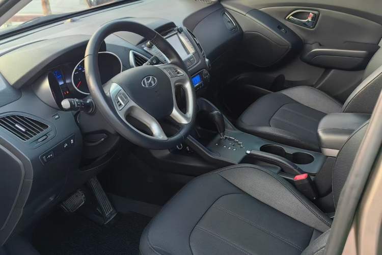 Used Hyundai ix35 2013 2.0L Automatic Two-Wheel Drive Smart GLS China V Standard
