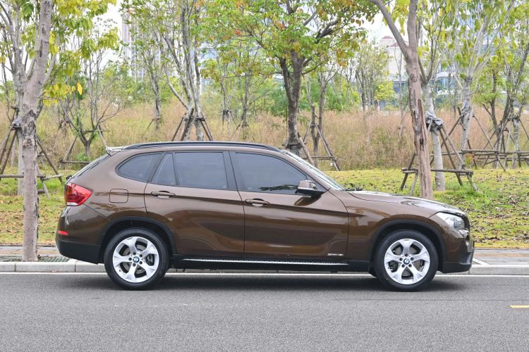 Used BMW X1 2013 sDrive18i manual model
