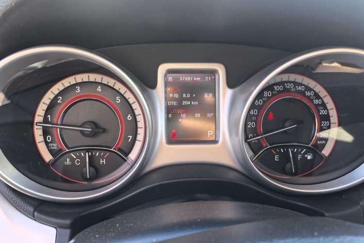 Used Dodge Journey 2013 2.4L Two-Wheel Drive Luxury Version
