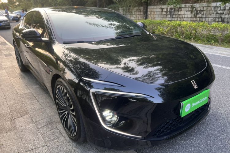 Used  12 2025 Ultra Extended-Range Edition
