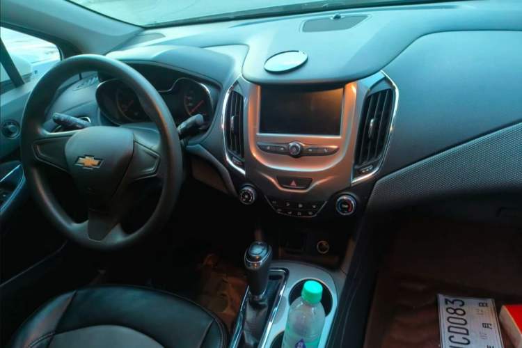 Used Chevrolet Cruze 2017 1.5L Automatic Pioneer Sunroof Edition
