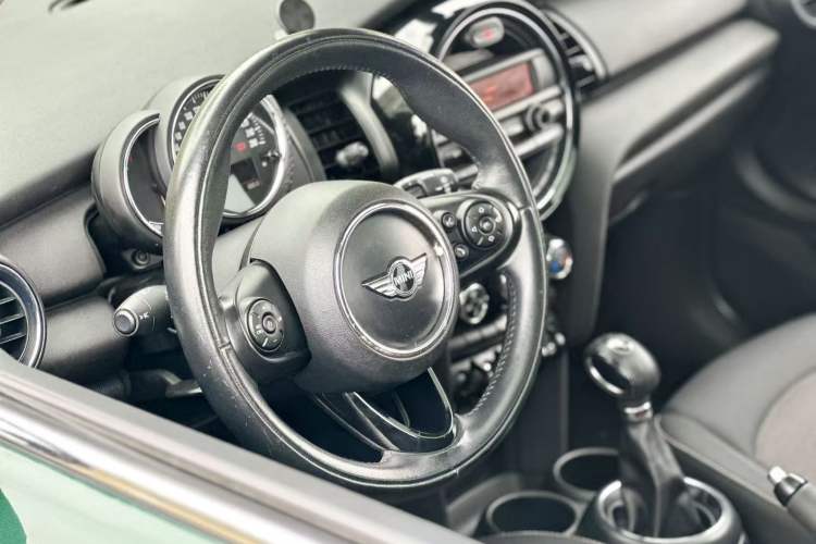 Used  MINI 2016 1.2T ONE Pioneer Edition
