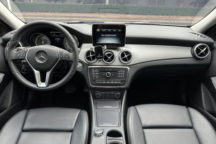 Used Mercedes-Benz GLA 2016 GLA 200 Fashion Model