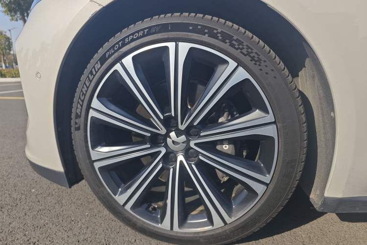 Used Nio ET7 2024 75 kWh Executive Signature Edition
