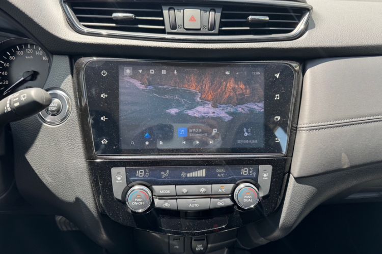 Used Nissan X-Trail 2023 Classic 2.0L Two-Wheel Drive Smart Connect Premium Edition
