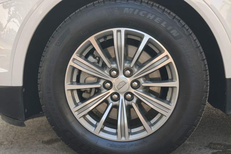 Used Cadillac XT5 2018 25T Luxury Model
