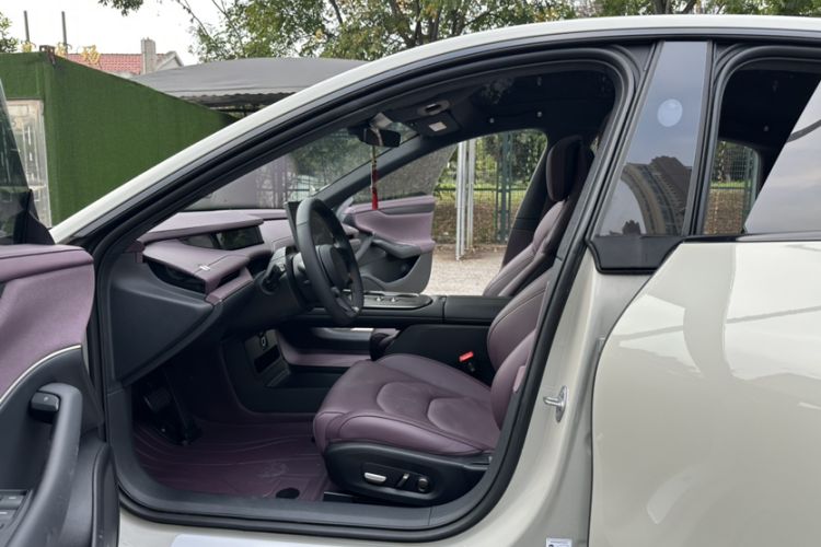 Used  SU7 2024 Rear-Drive Long-Range Intelligent Driving Version
