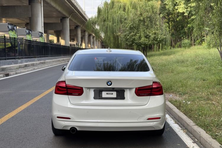 Used BMW 3 Series 2016 316i Fashion Model
