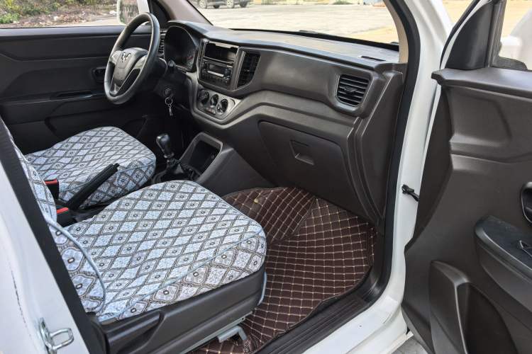 Used Wuling Hongguang V 2019 1.5L Enjoyment Version China VI LAR
