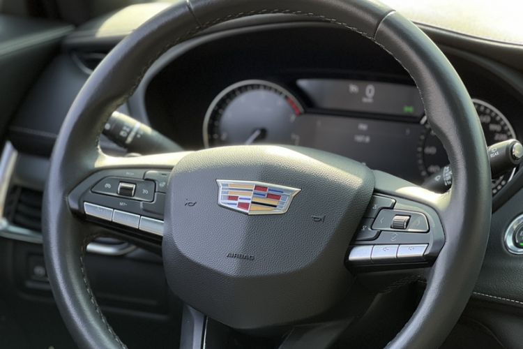 Used Cadillac XT4 2021 28T Two-Wheel Drive Leading Version
