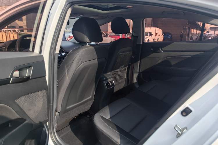 Used Hyundai Elantra 2018 1.4T Dual-Clutch Xuan Dong · Dynamic Edition
