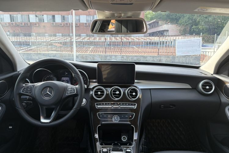 Used Mercedes-Benz C-Class 2015 C 260 L
