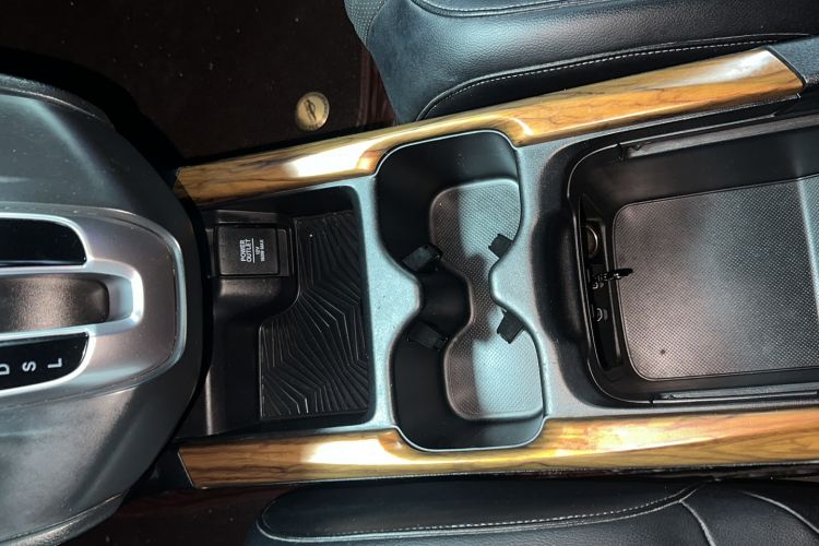 Used Honda CR-V 2017 240TURBO CVT Front-Wheel Drive Fashion Edition
