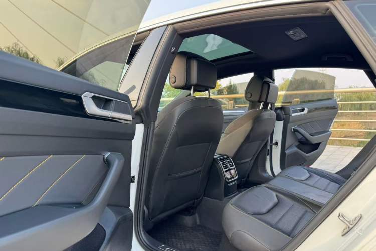 Used Volkswagen FAW-Volkswagen CC 2023 380TSI Striking Edition
