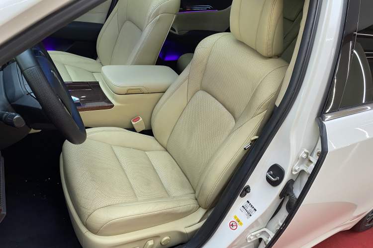 Used Toyota Crown 2015 2.0T Fashion Edition
