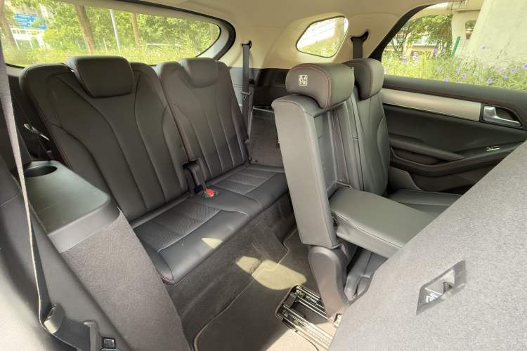 Used BYD Tang New Energy 2018 DM 2.0T All-Wheel Drive Smart Connect Elite 7-Seater China V Emission Standard
