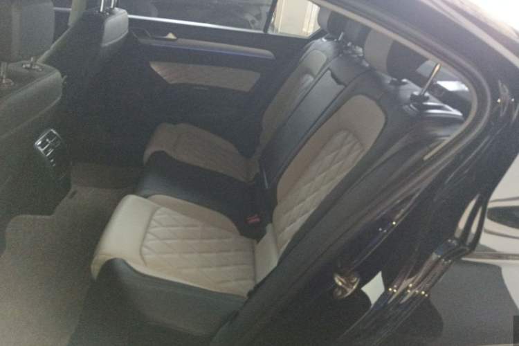 Used Volkswagen Magotan 2023 2 Million Units Commemorative Edition 330TSI DSG Luxury Version
