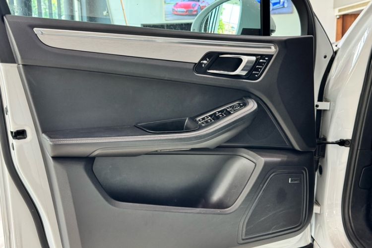 Used Porsche Macan 2016 Macan Turbo 3.6T
