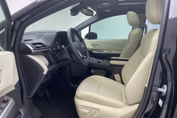 Used Toyota Sienna 2021 2.5L Hybrid Luxury Edition
