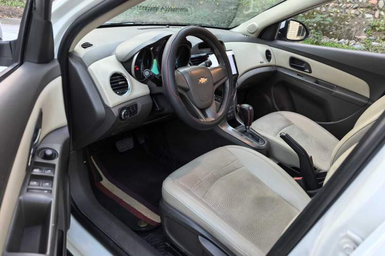 Used Chevrolet Cruze 2015 1.5L Classic SE AT
