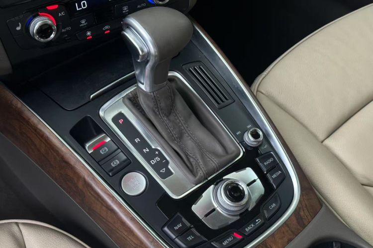 Used Audi Q5 2015 40 TFSI Comfort Model
