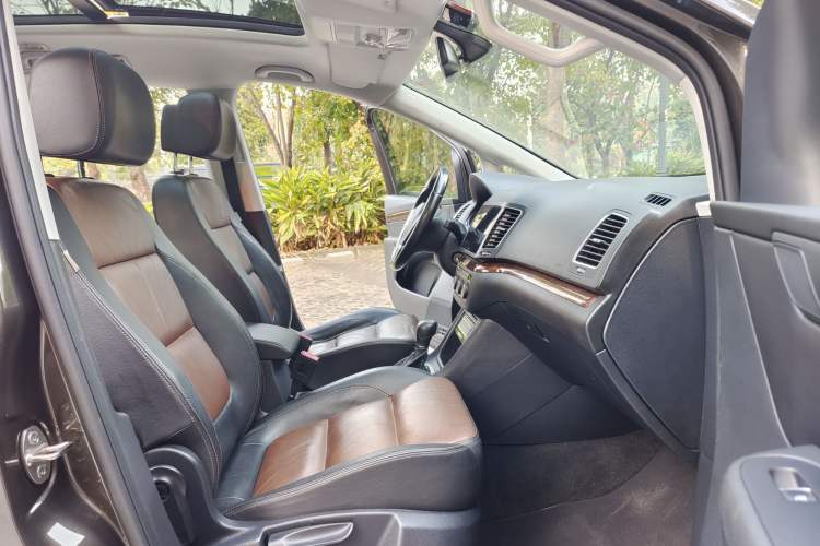 Used Volkswagen Sharan 2015 1.8TSI Comfort Model
