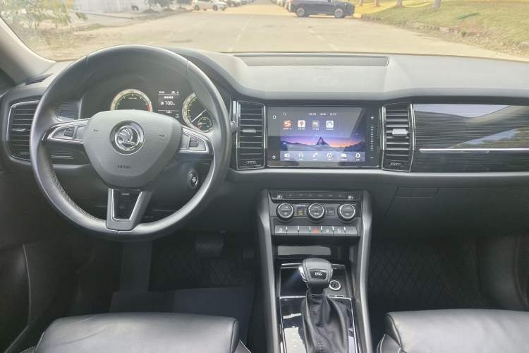 Used Skoda Kodiaq 2018 Facelifted TSI330 5-Seater Two-Wheel-Drive Luxury Enjoyment Edition
