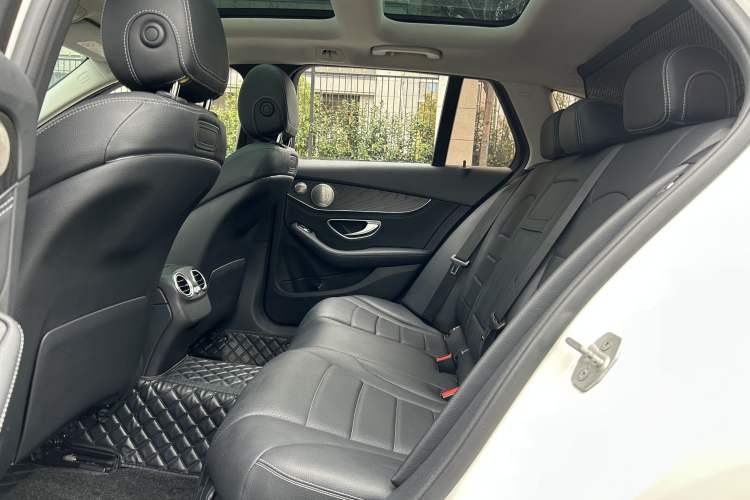 Used Mercedes-Benz C-Class 2015 C 200 station wagon
