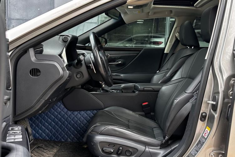 Used Lexus ES 2020 300h Executive Edition