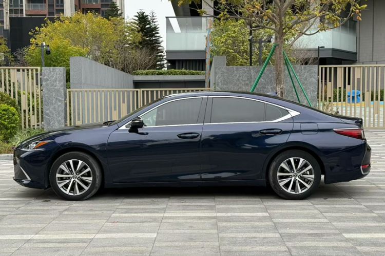 Used Lexus ES 2020 200 Excellence Edition
