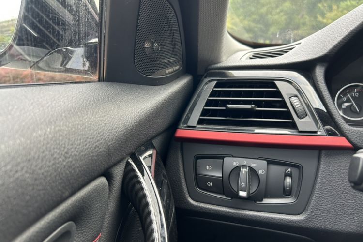 Used BMW 3 Series 2013 320i Sport Design Package
