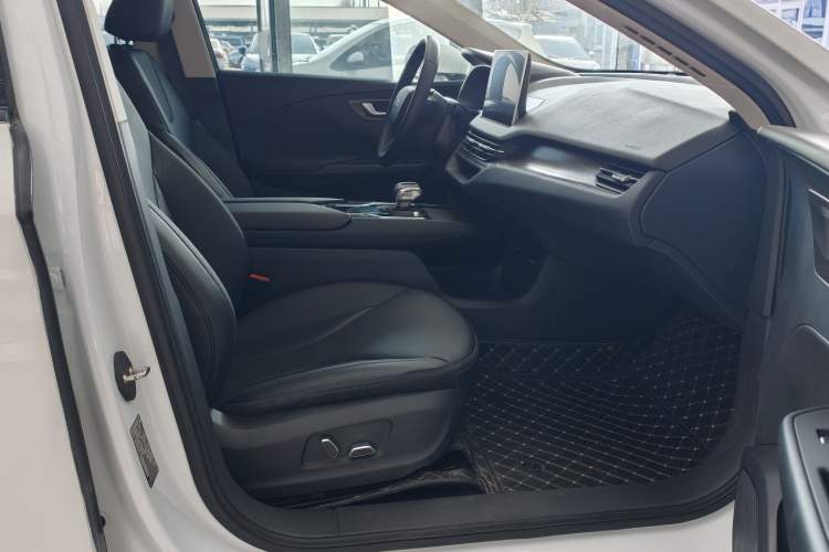 Used Hongqi E-QM5 2023 Revised Version Basic Travel Edition
