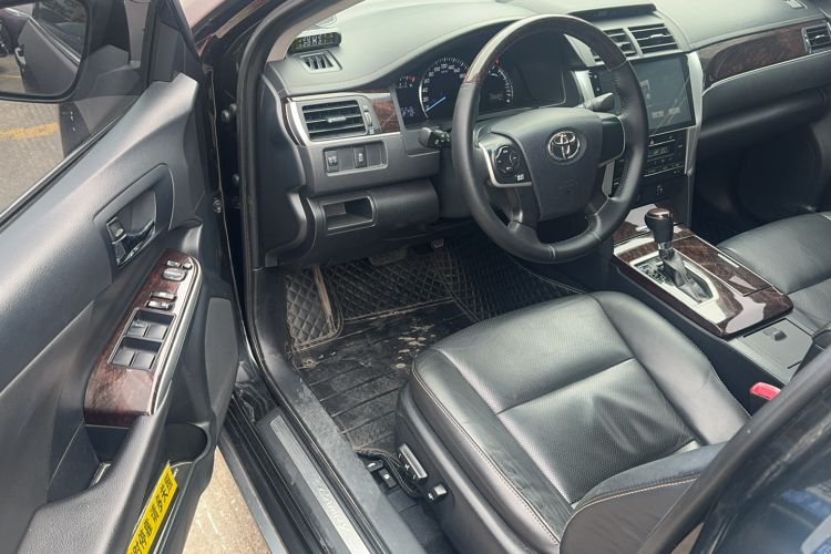 Used Toyota Camry 2016 2.0G 10th Anniversary Leading Edition
