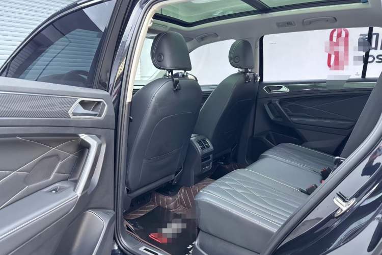 Used Volkswagen Tiguan L 2023 330TSI Automatic Two-Wheel Drive R-Line Enjoyment Edition
