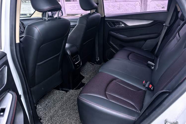 Used Baojun 560 2016 1.5T Manual Luxury Model
