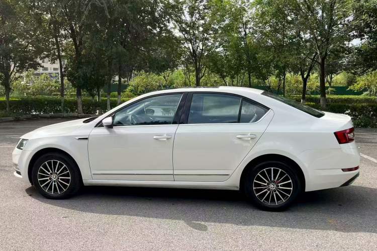 Used Skoda Octavia 2018 1.6L Automatic Luxury Edition
