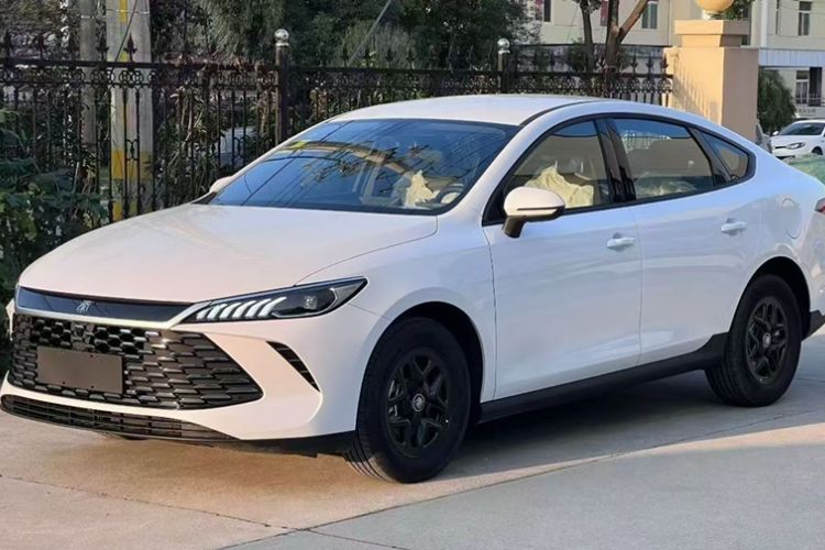 Used BYD Qin PLUS 2025 DM-i Smart Drive 55KM Leading Model