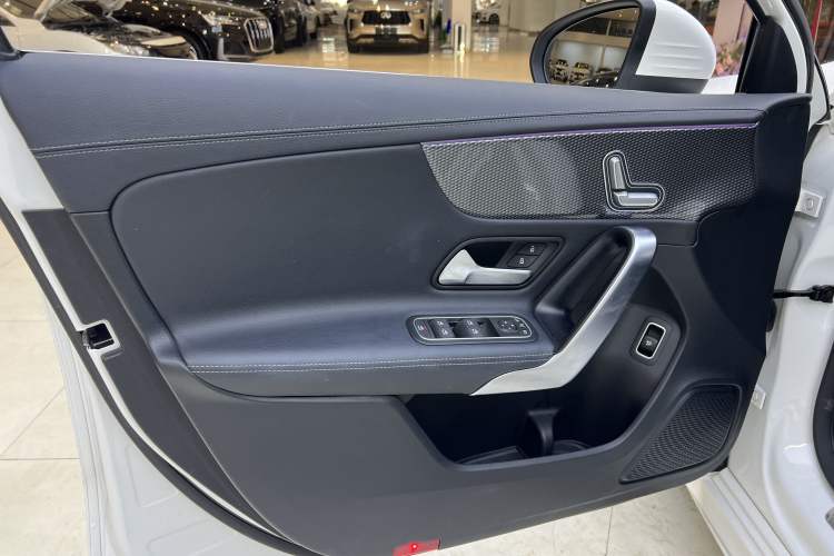 Used Mercedes-Benz A-Class 2021 A 200 L Sport Sedan Fashion Model
