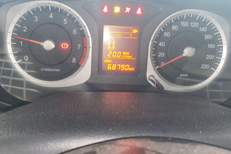 Used Venucia R50 2014 1.6L Manual Splendid Edition
