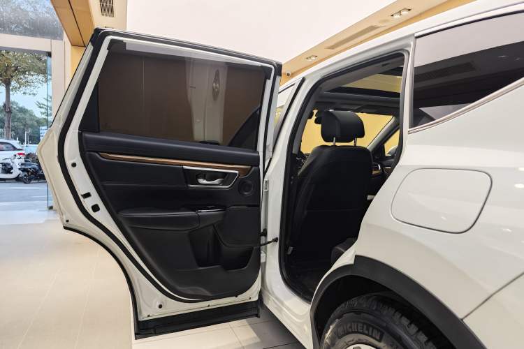 Used Honda CR-V 2021 240TURBO CVT 2WD Fashion Edition
