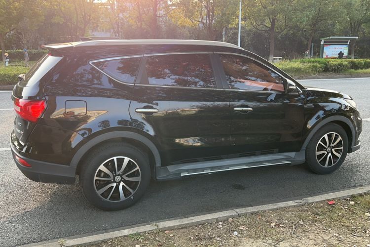 Used Dongfeng Fengon 580 2016 1.5T Manual Luxury Version
