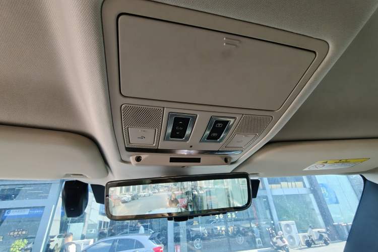 Used Land Rover Defender 2022 90 2.0T P300 SE
