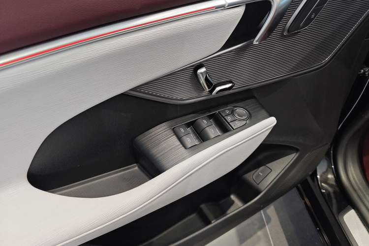 Used Buick LaCrosse 2025 28T Platinum Edition
