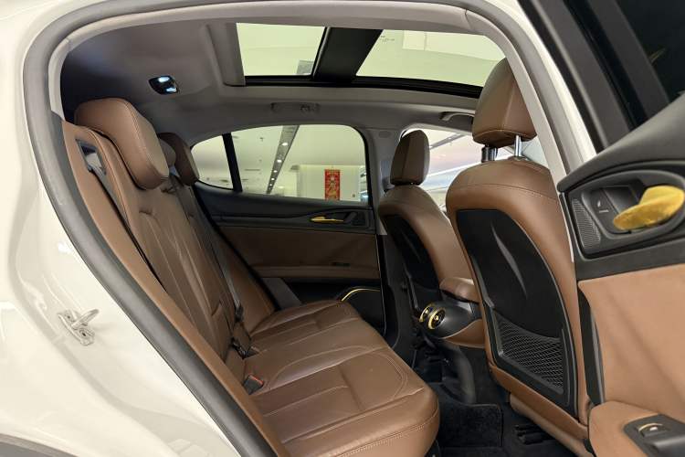 Used Alfa Romeo Stelvio 2017 2.0T 200HP Elite Edition
